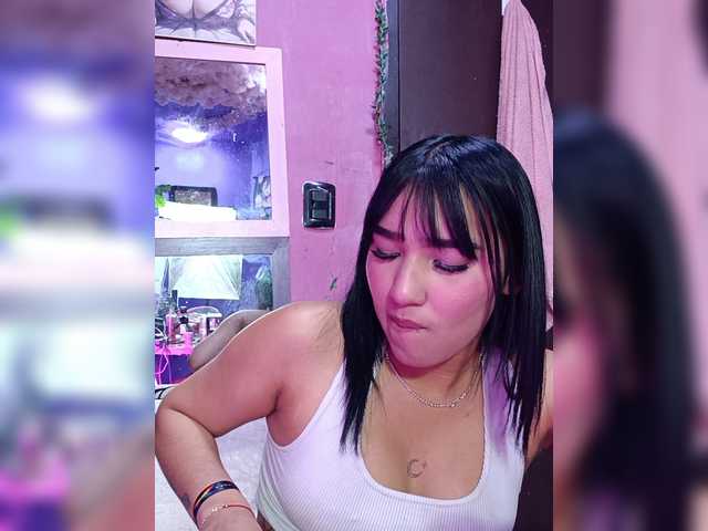 IsaAkerman live cam on BongaCams