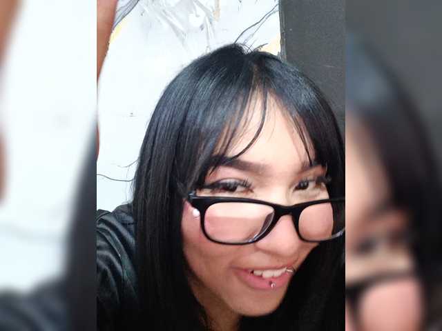 IsaAkerman live cam on BongaCams
