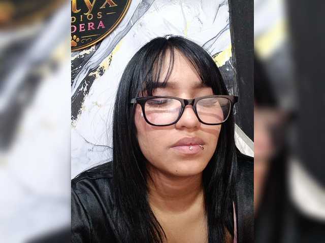 IsaAkerman live cam on BongaCams