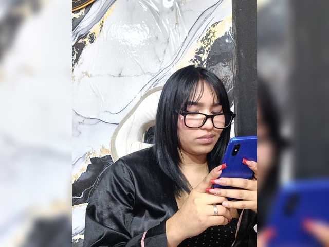 IsaAkerman live cam on BongaCams