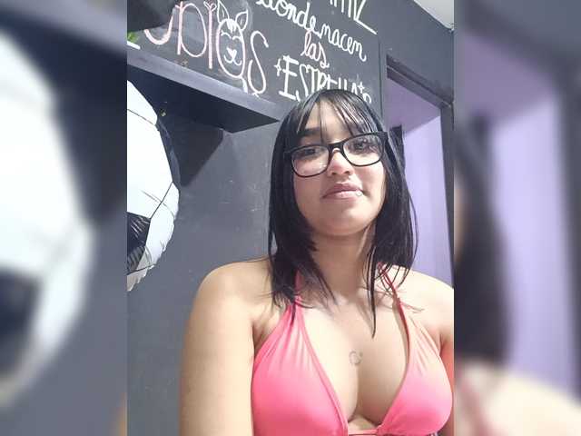 IsaAkerman live cam on BongaCams