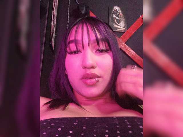 IsaAkerman live cam on BongaCams