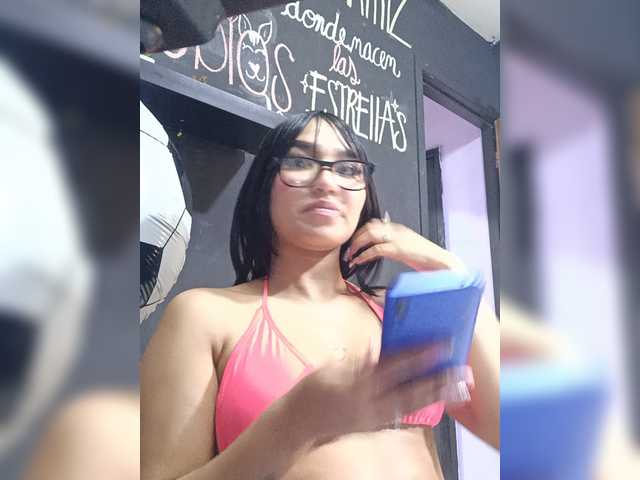 IsaAkerman live cam on BongaCams