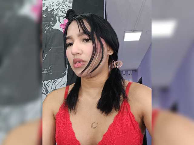 IsaAkerman live cam on BongaCams