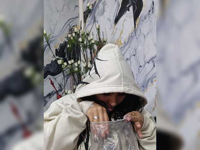 IsaAkerman live cam on BongaCams