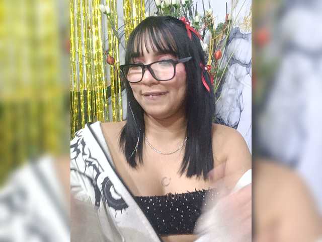 IsaAkerman live cam on BongaCams