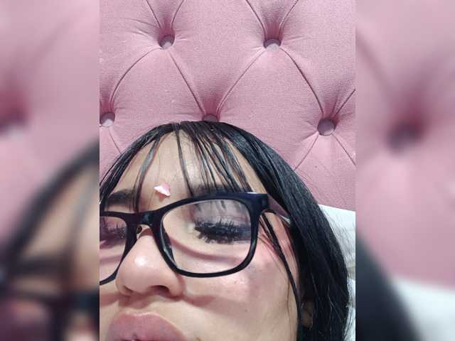 IsaAkerman live cam on BongaCams