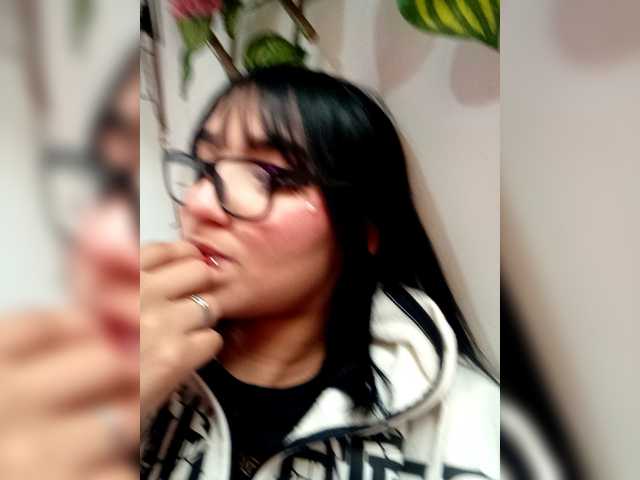 IsaAkerman live cam on BongaCams
