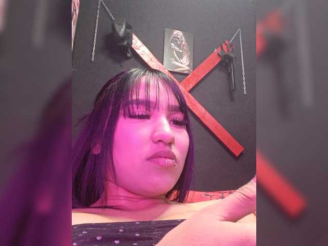 IsaAkerman live cam on BongaCams