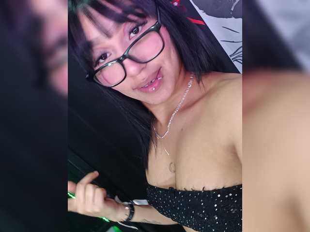 IsaAkerman live cam on BongaCams