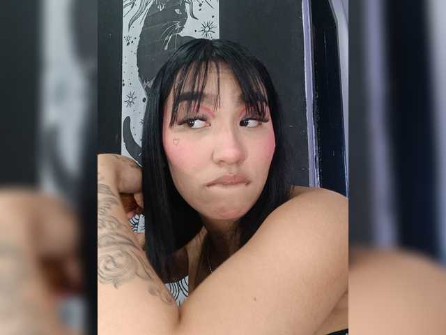 IsaAkerman live cam on BongaCams