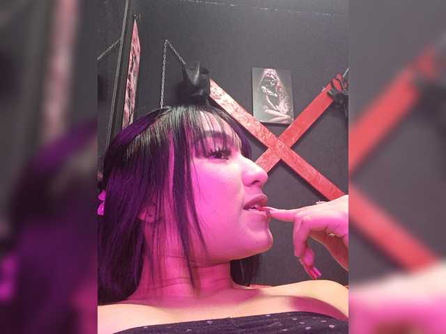IsaAkerman live cam on BongaCams