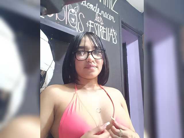 IsaAkerman live cam on BongaCams