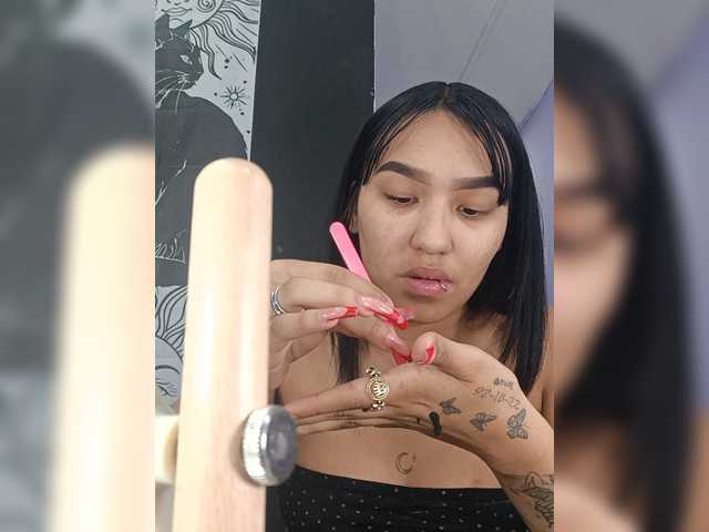 IsaAkerman live cam on BongaCams