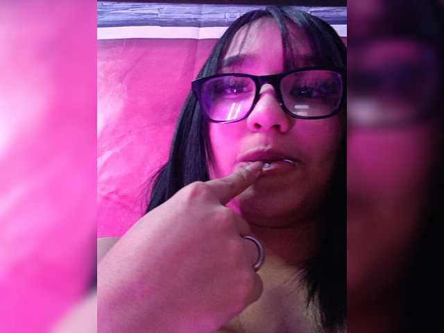 IsaAkerman live cam on BongaCams
