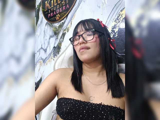 IsaAkerman live cam on BongaCams