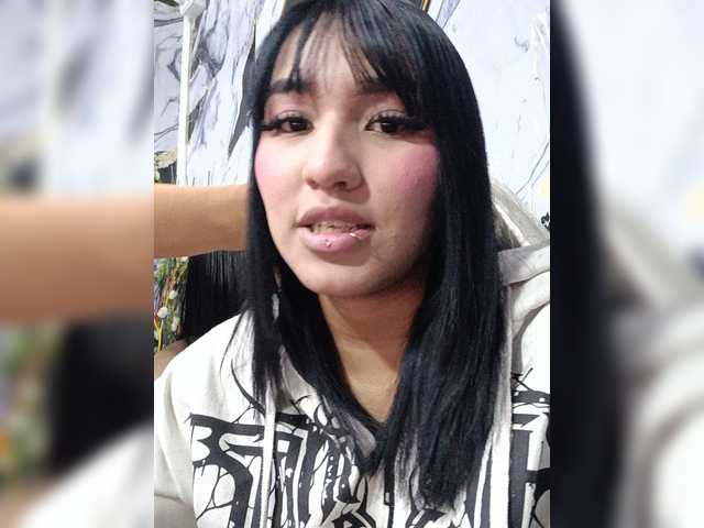 IsaAkerman live cam on BongaCams