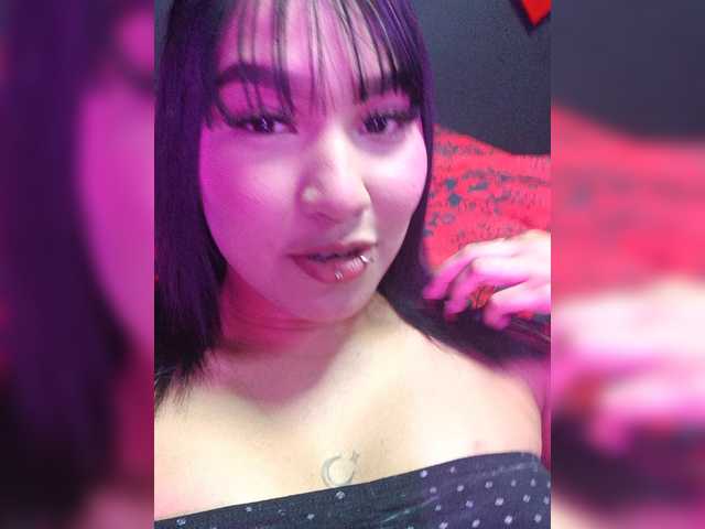 IsaAkerman live cam on BongaCams