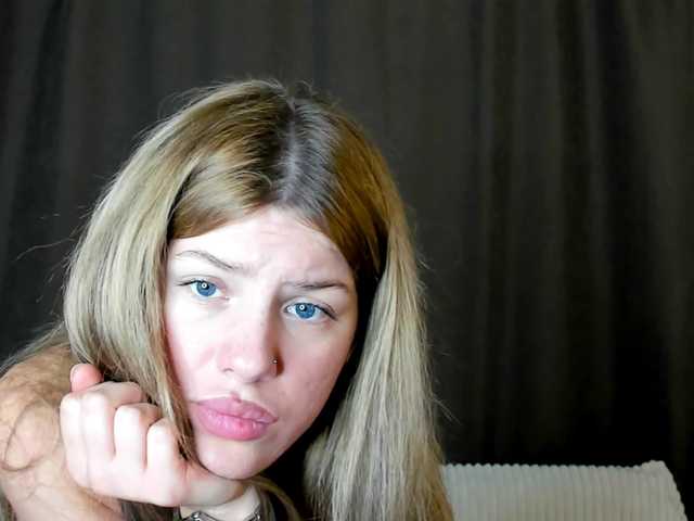 MilenaRizeeen live cam on BongaCams
