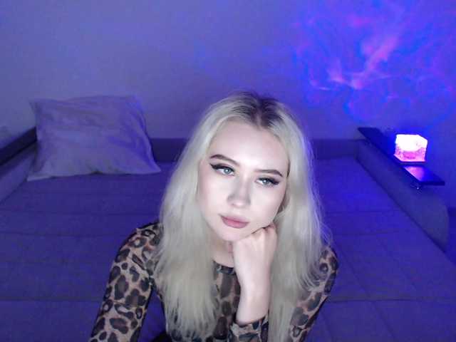 JuliaBlessed live webcam show