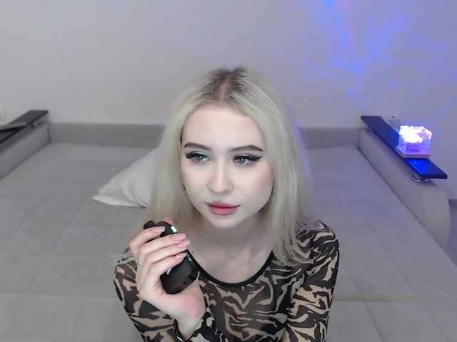 JuliaBlessed live webcam show