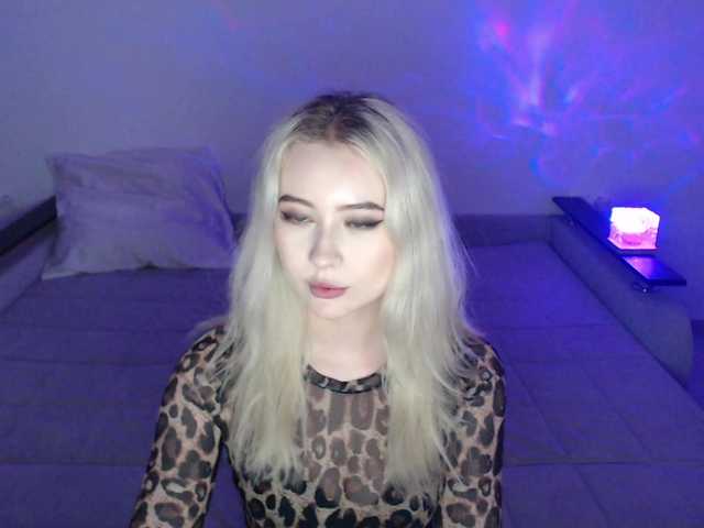 JuliaBlessed live webcam show