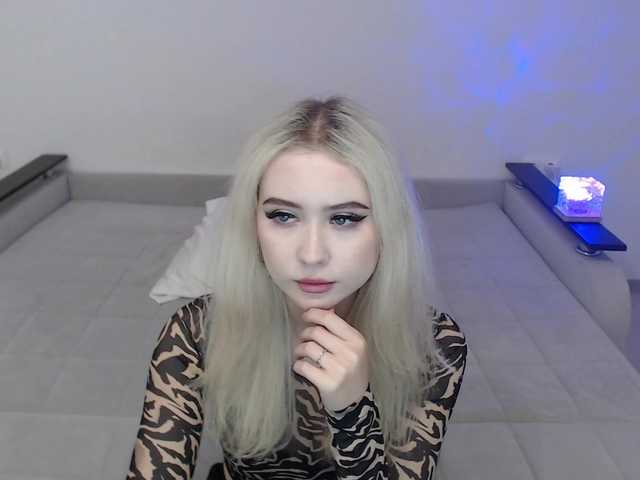 JuliaBlessed live webcam show