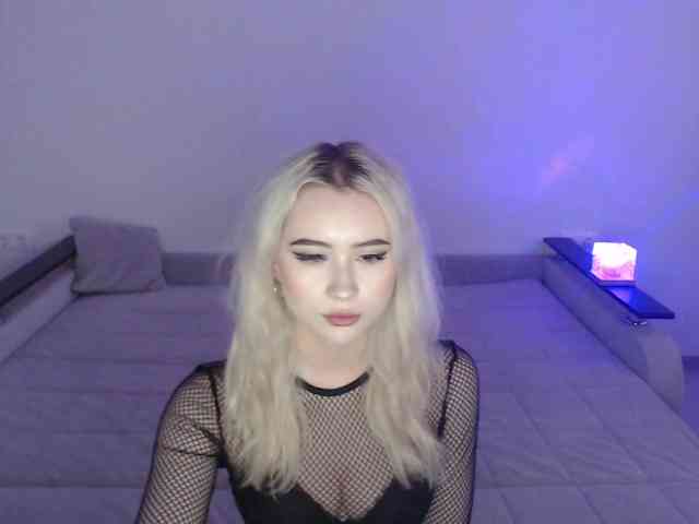 JuliaBlessed - Girl 
