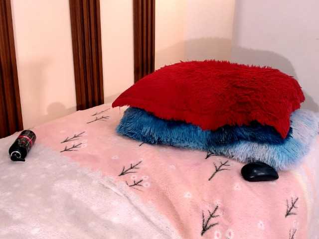 skinnymedium526 live cam on BongaCams