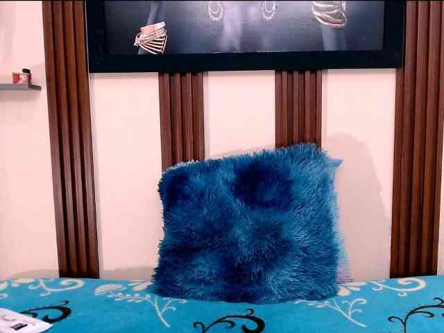 skinnymedium526 Live Webcam on BongaCams