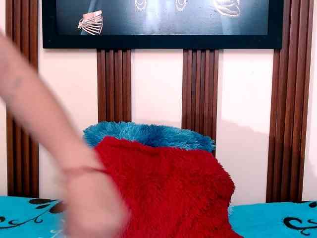 skinnymedium526 webcam