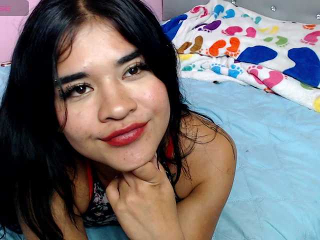 Scarlettfoxxxlatina live cam on BongaCams