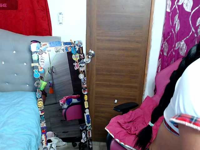 Scarlettfoxxxlatina live webcam show