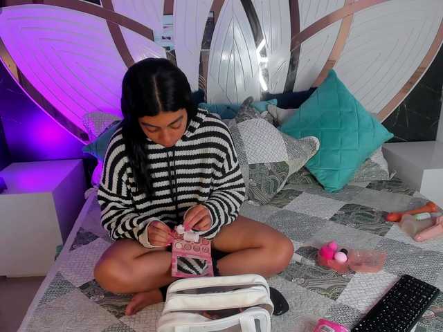 veronica-m0ntiel live cam on BongaCams