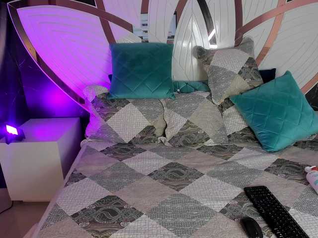 veronica-m0ntiel live on BongaCams