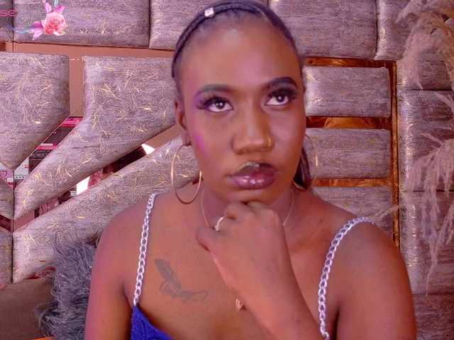 rossiecameron live cam on BongaCams
