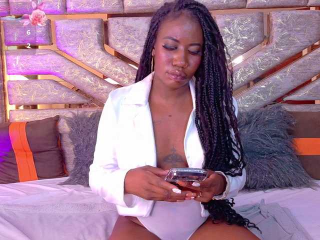 rossiecameron live cam on BongaCams