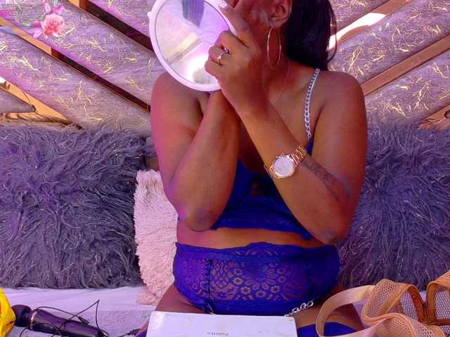 rossiecameron live cam on BongaCams