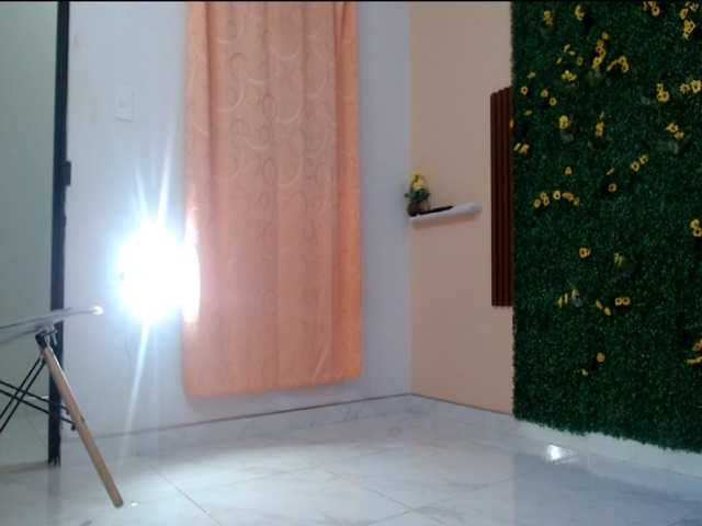 paola20atletic, en directo ahora en BongaCams