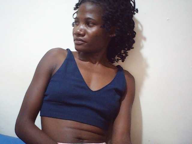 sweetlove04 live cam on BongaCams
