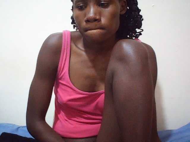 le modèle sweetlove04 est en webcam porno dans un show sur le site bongacams, il possède les tags suivants: Ebony,Brunette,Hairy