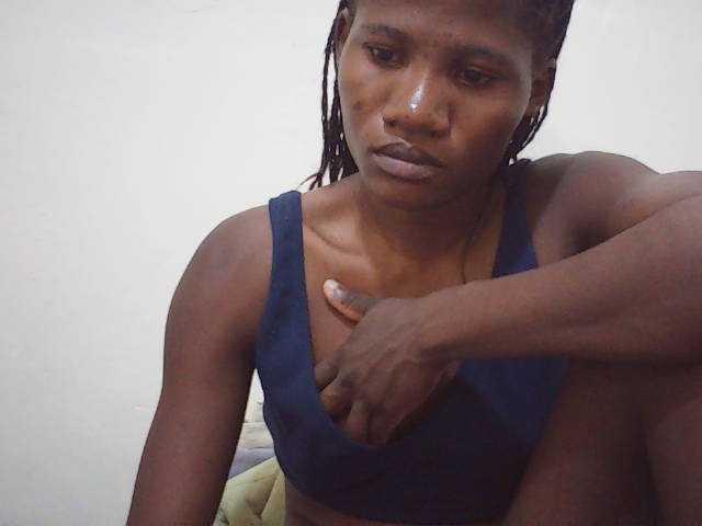 sweetlove04 live cam on BongaCams