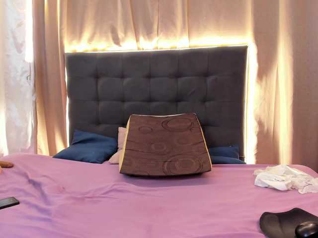 Delilah-85 live webcam show