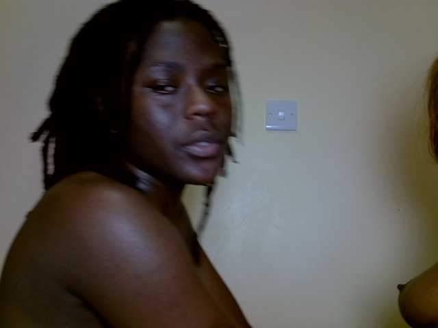 Sluttydivas123 live webcam show