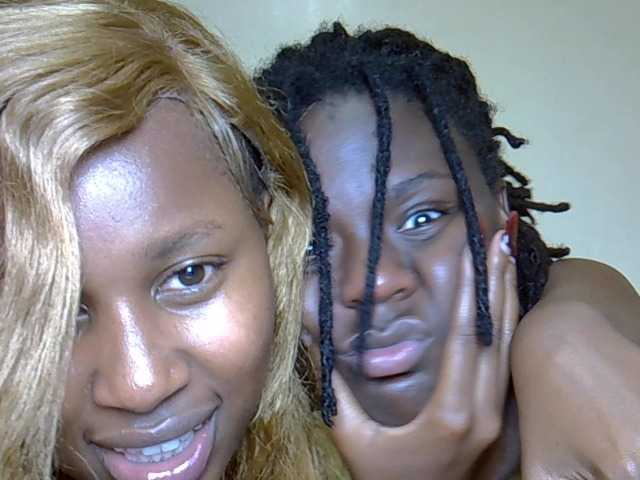sluttydivas123 live show