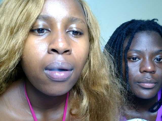 Sluttydivas123 live webcam show