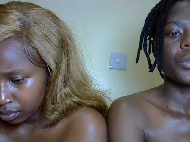 Sluttydivas123 live webcam show