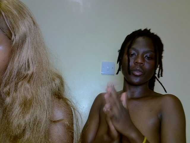 Sluttydivas123 live webcam show