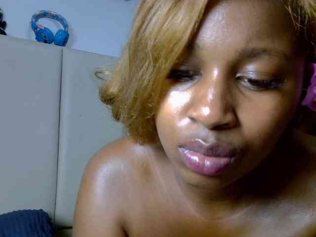 Sluttydivas123 webcam