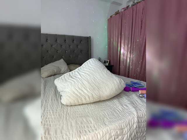 Bellarouxxx live cam on BongaCams